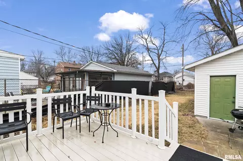 Exterior - 2012 S Pasfield St, Springfield, IL 62704 photo 4 of 6