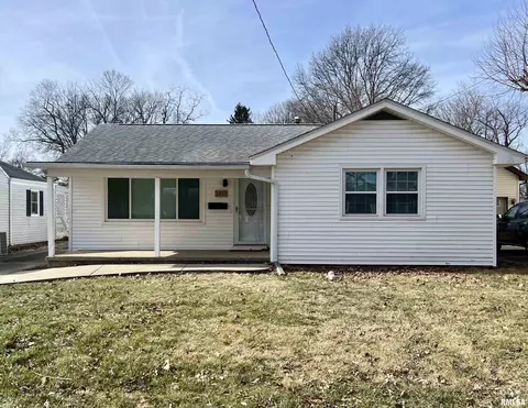 1417 S Clay Ave, Jacksonville, IL 62650