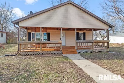 428 S 6th St, Auburn, IL 62615