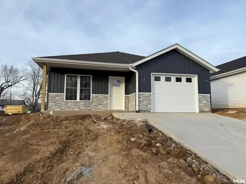 1611 Cherry St, Quincy, IL 62301