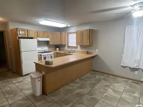 Kitchen - 2300 N 3rd St, Springfield, IL 62702 photo 4 of 4