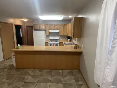 Kitchen - 2300 N 3rd St, Springfield, IL 62702 photo 3 of 4