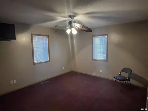 Bedroom - 2300 N 3rd St, Springfield, IL 62702 photo 2 of 4