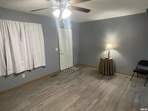 Living - 2300 N 3rd St, Springfield, IL 62702 photo 1 of 3