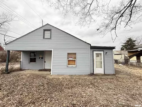 916 W Maple Ave N, Springfield, IL 62702