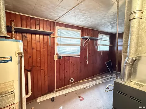 Other - 916 W Maple Ave N, Springfield, IL 62702 photo 3 of 4