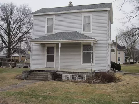 121 S Menard St, Mason City, IL 62664
