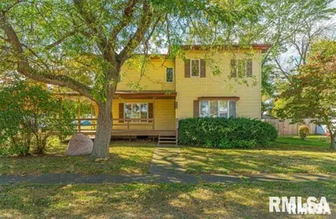 101 E State St, New Holland, IL 62671