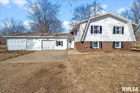 82 Clear Lake Rd, Dawson, IL 62520