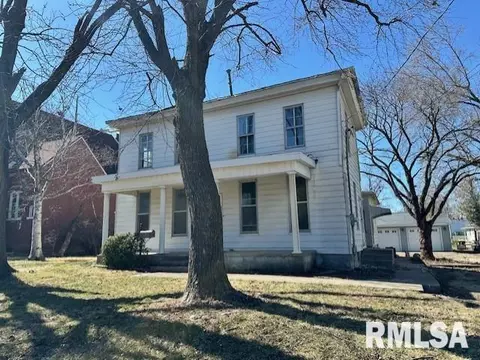853 S East St, Jacksonville, IL 62650