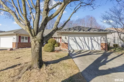 2701 Chase Dr, Springfield, IL 62704