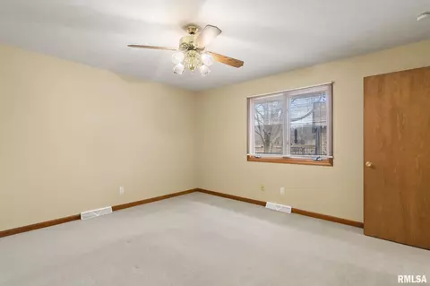2701 Chase Dr, Springfield, IL 62704 photo 20