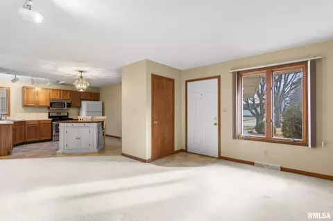 2701 Chase Dr, Springfield, IL 62704 photo 13