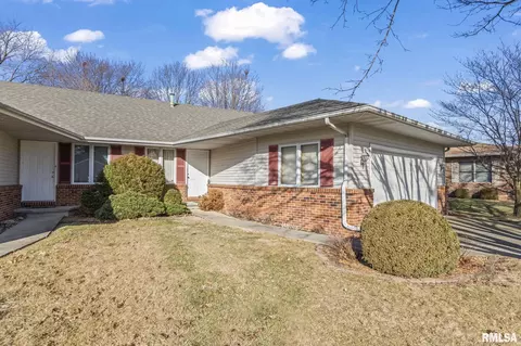 2701 Chase Dr, Springfield, IL 62704 photo 4