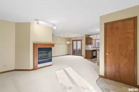 2701 Chase Dr, Springfield, IL 62704 photo 7