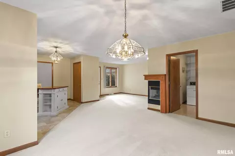 2701 Chase Dr, Springfield, IL 62704 photo 9