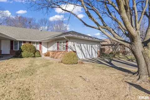 2701 Chase Dr, Springfield, IL 62704 photo 3