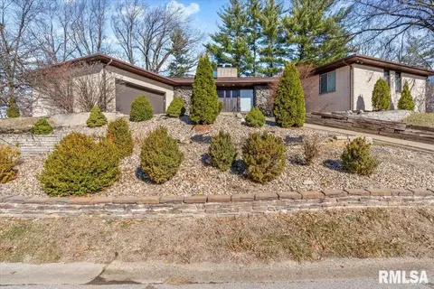 1 Blackberry Run, Springfield, IL 62704