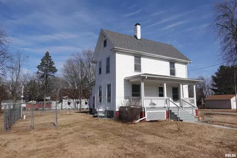 1019 W North St, Galesburg, IL 61401