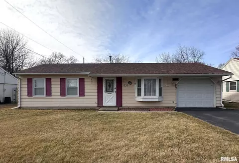 1332 Imperial Ave, Galesburg, IL 61401
