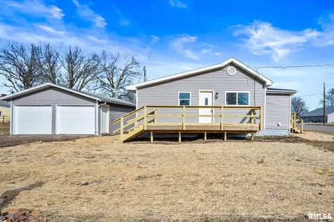 1302 3rd St, Lincoln, IL 62656