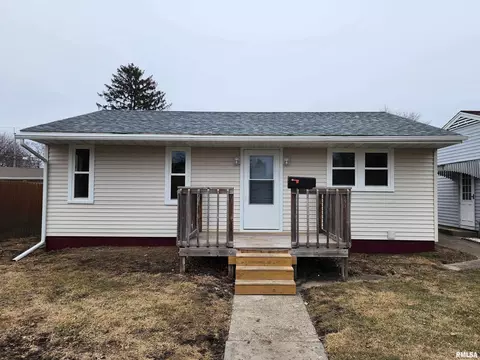 1112 7th St, Lincoln, IL 62656