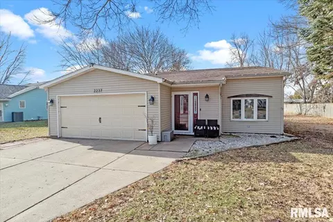 2237 W Road Dr, Springfield, IL 62711