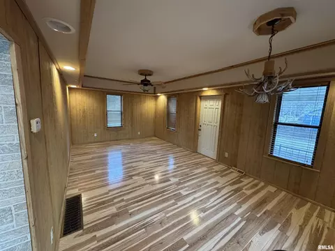 2901 S 14th St, Springfield, IL 62703 photo 2