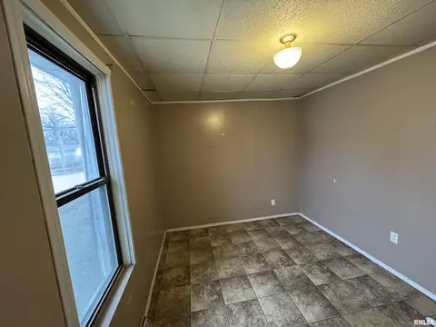 2901 S 14th St, Springfield, IL 62703 photo 3