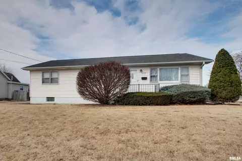 1429 N 16th St, Quincy, IL 62301
