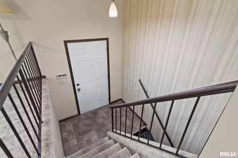 205 Pakey Rd, Springfield, IL 62712 photo 2
