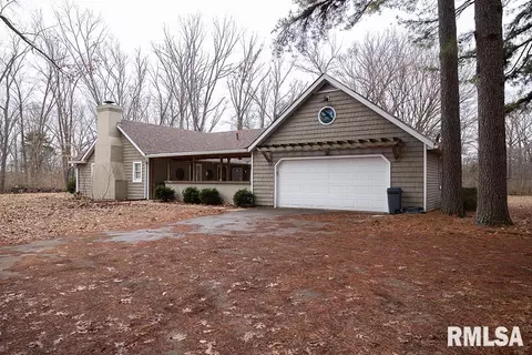 978 County Road 2050 E County Rd, Fairfield, IL 62837