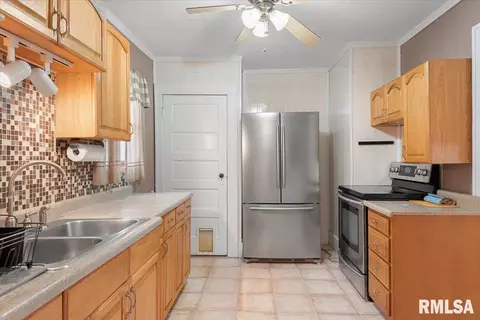 Kitchen - 2449 Yale Blvd, Springfield, IL 62703 photo 1 of 1