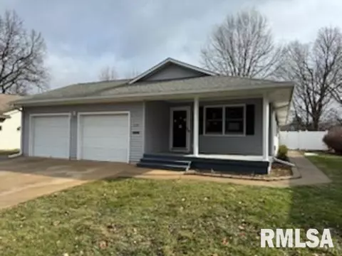 220 S Illinois St, Pittsfield, IL 62363