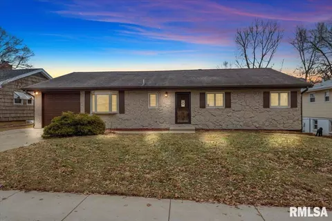 32 Pinto Dr, Springfield, IL 62702