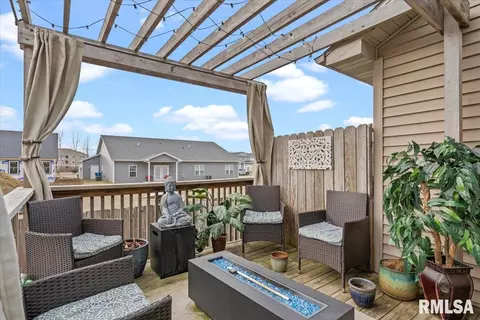 Exterior - 4200 Amy Ct, Springfield, IL 62711 photo 3 of 4