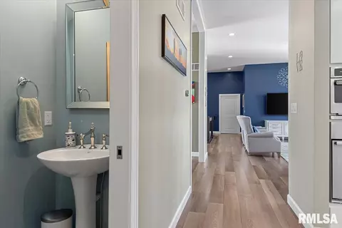 Entry Way - 4405 Fiddlers Bnd, Springfield, IL 62711 photo 2 of 3