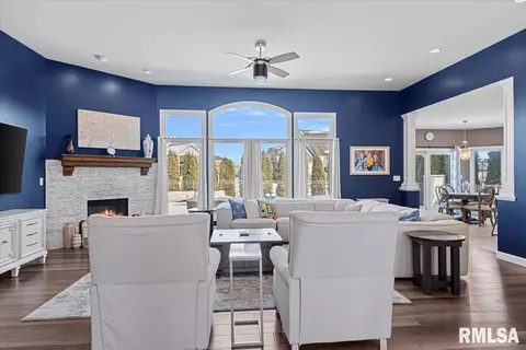 Living - 4405 Fiddlers Bnd, Springfield, IL 62711 photo 1 of 6
