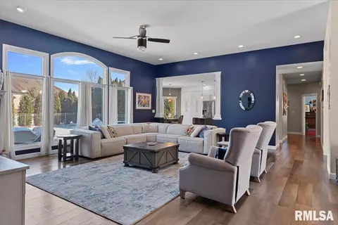 Living - 4405 Fiddlers Bnd, Springfield, IL 62711 photo 2 of 6