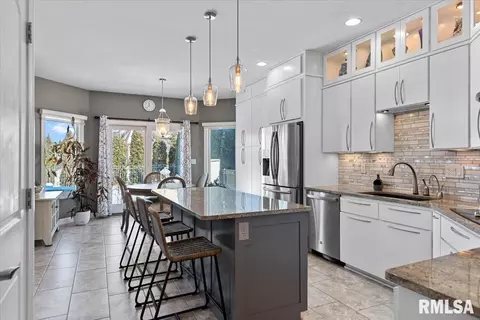 Kitchen - 4405 Fiddlers Bnd, Springfield, IL 62711 photo 3 of 3