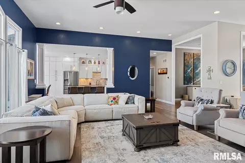 Living - 4405 Fiddlers Bnd, Springfield, IL 62711 photo 3 of 6