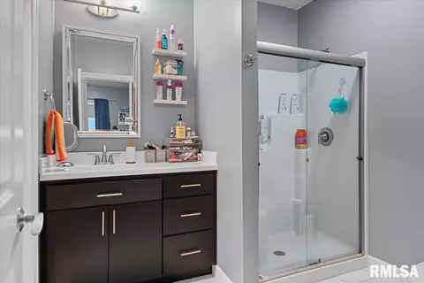 Bath - 4405 Fiddlers Bnd, Springfield, IL 62711 photo 4 of 5