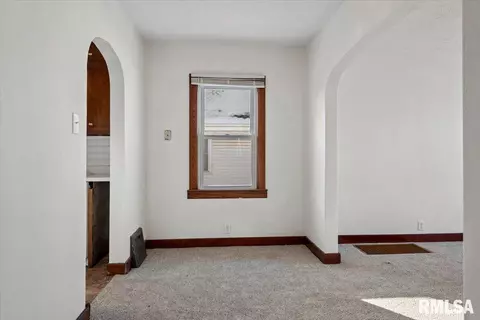 2370 E Reservoir St, Springfield, IL 62702 photo 9