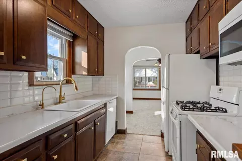 2370 E Reservoir St, Springfield, IL 62702 photo 12