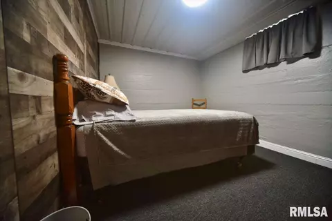 Bedroom - 28 E Hamletsburg Rd, Brookport, IL 62910 photo 3 of 3