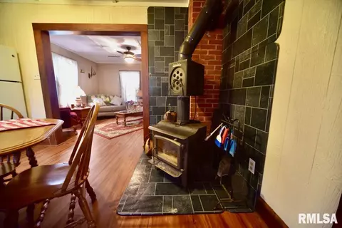 Entry Way - 28 E Hamletsburg Rd, Brookport, IL 62910 photo 1 of 2