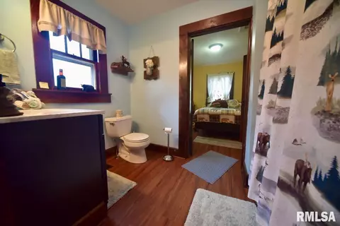 Bath - 28 E Hamletsburg Rd, Brookport, IL 62910 photo 2 of 3