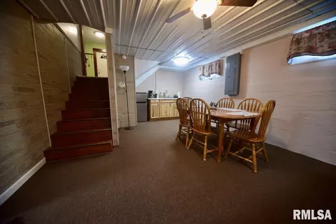 Dining - 28 E Hamletsburg Rd, Brookport, IL 62910 photo 1 of 1