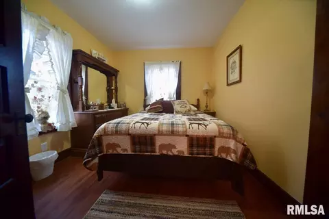 Bedroom - 28 E Hamletsburg Rd, Brookport, IL 62910 photo 1 of 3