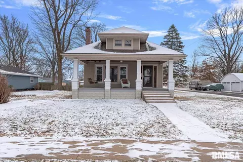 512 W Locust St, Chatham, IL 62629